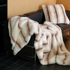 Yickyue Luxury Thickend Imitation Fur Winter Warm Blanket for Bed High-end Faux Mink Velvet Sofa Blanket Comfortable Sofa Blanket Throw