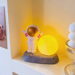 Astronaut Night Light Desk Decoration Room Bedside Desktop Layout Small Table Lamp Home Decor