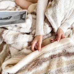 European Luxury Rabbit Plush Thick Blanket Multifunctional Nap Lamb Wool Blanket for Office Skin-Friendly Bedspreads for Home