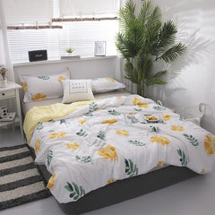 Cartoon Print Quilted Quilt Soft Comfortable Spring Summer Double Blanket Mechanical Wash Quilt Queen Size Adults Kids Comforter