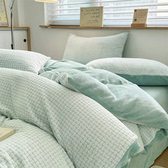 Yickyue New three-dimensional carved milk velvet four piece set, winter thickened and warm flannel bed sheet and quilt cover