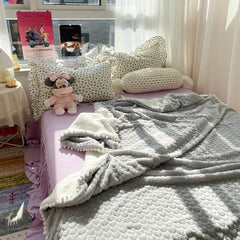 Yickyue Small ball lambskin blanket simple gray love rabbit velvet sofa cover blanket full of girl heart nap blanket fleece blanket