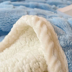 Yickyue Simple Heart Shaped Autumn Warm Blankets for Bed Cozy Flannel Fleece Sofa Blanket Soft Fluffy Warmth Blankets Plush Bed Sheet