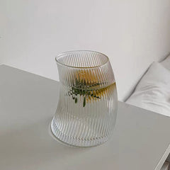 Ins Style Simple Crescent Moon Glass Tilted Water Cup Cold Drink Milk Coffee Juice Cup Decoration Unique Drinking Utensils