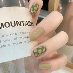 Yickyue 24presson Nail Pure and Fresh and Green with The Decorative Pattern Nail Art Products Simple and Lovely Short Press on Nails