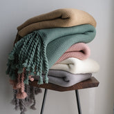 Yickyue Hand Knitted Blanket Throw Frignes Warm Soft Green White Gray Pink Weighted Blanket With Tassel For Bed Fleece Plaid Throws