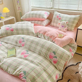 3pcs Simple Line Design Duvet Cover Set Cartoon Strawberry Print Bedding with 2 Pillowcases Skin-friendly Washable Quilt Cover