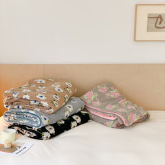 YICKYUE - Retro Wool Blended Blanket Elegant Daisy Embroidery Comfor Office Nap Blanket Home Sofa Cover Velvet Blanket Portable Bedding