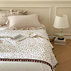 Yickyue Summer Quilt Thin Quilt Printed Cotton Cherry Flowers Pompons Comforter Soft Bedspreads Air Condition Blanket Double Size