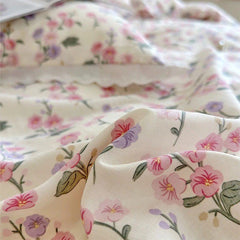 Yickyue 100%Cotton Cute Chic Strawberry Print Bedding Set Super Soft Breathable Green Flowers Duvet Cover Bed Sheet Pillowcase King 4Pcs