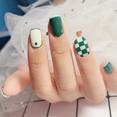 24Pcs Wearable Short Fake Nails Jump Color Side Reusable Stick-on Nails Full Cover Press On Nails Tips Art with Glue