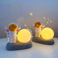 Astronaut Night Light Desk Decoration Room Bedside Desktop Layout Small Table Lamp Home Decor
