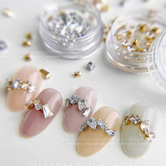 50Pcs/Bag Quality Gold /Silver Sparkle Mini Flatback Diamonds For Nails Decoration Horse Eyes Water Drop Shaped Deisgner Charms