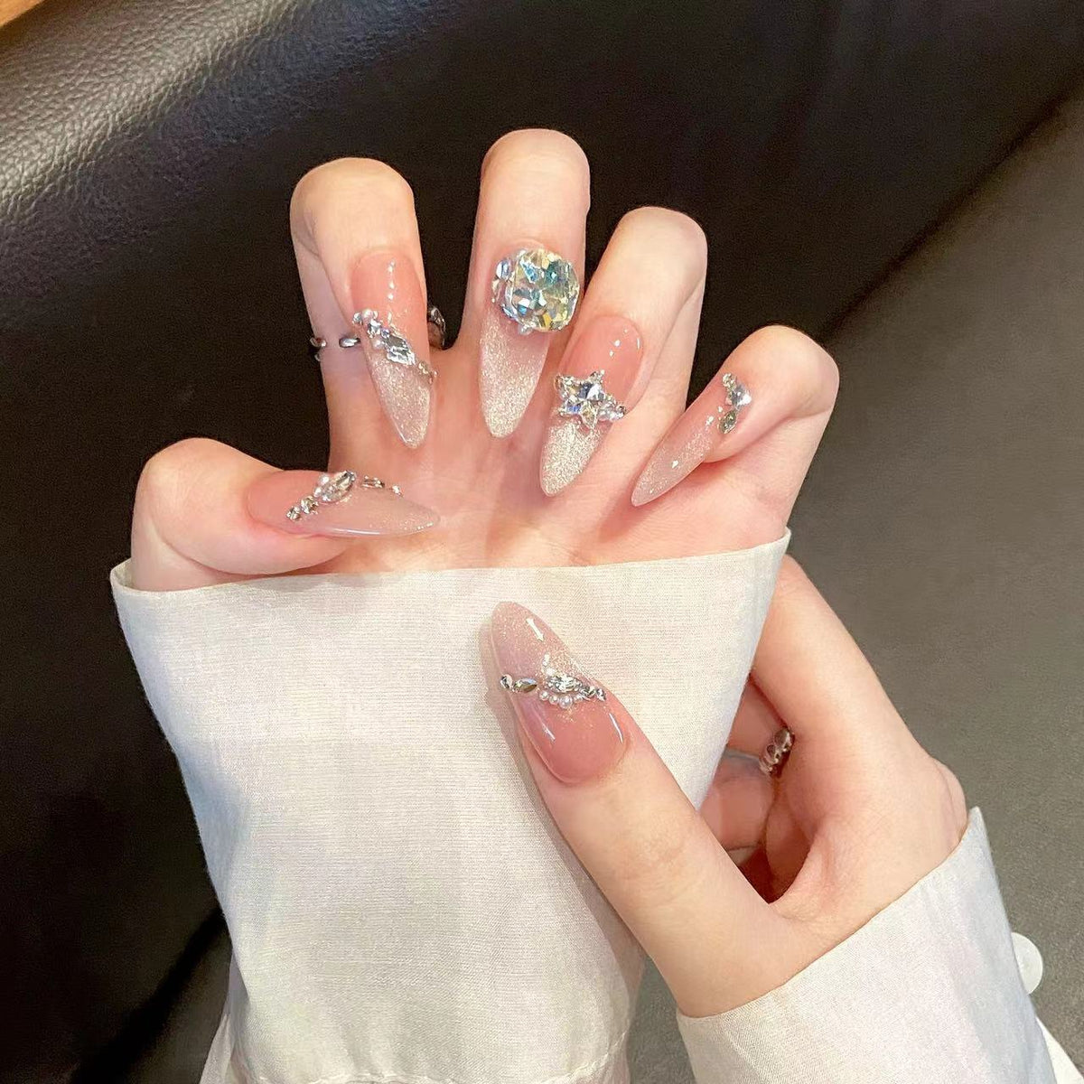 YICKYUE  -  Medium Length Fake Nails 3D Rhinestone Designs Nude With Star Color Press on Nails Pointy False Nails for Women DIY Nails