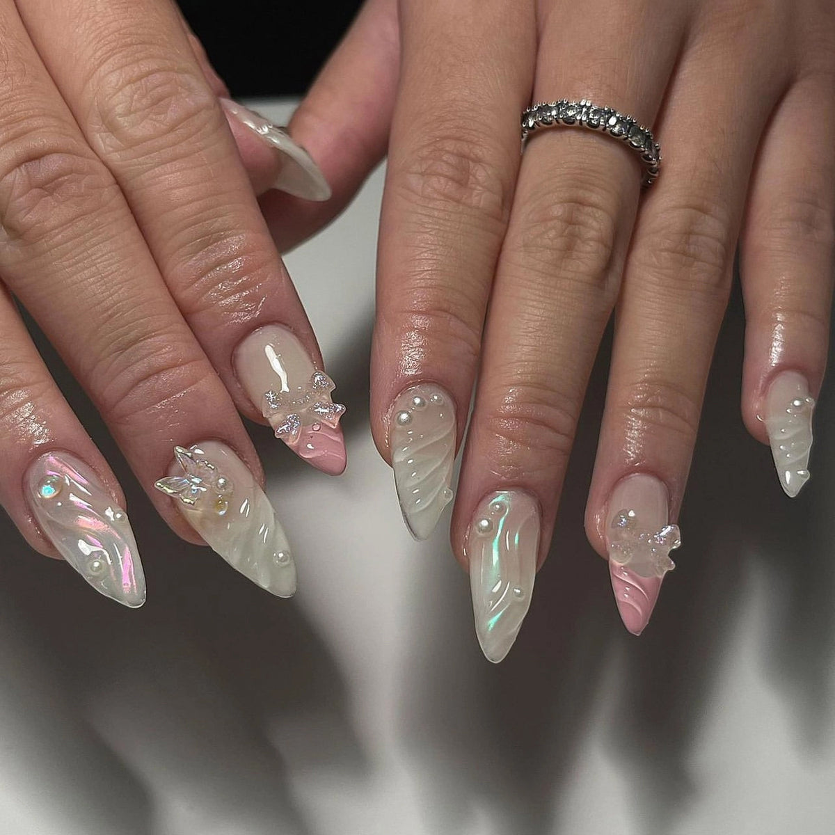 YICKYUE   -  24pcs Mermaid Aurora Fake Nails Shiny 3D Pearl Decor Press on Nails Full Cover Wearable Bride Lady French Almond False Nail Tips