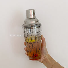 Korean niche coffee shop glass snow bottle scale hand shaker cocktail milk tea hand shaker
