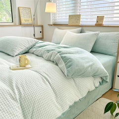 Yickyue New three-dimensional carved milk velvet four piece set, winter thickened and warm flannel bed sheet and quilt cover