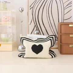 Yickyue Knit Plaid Heart Tissue Box Heart  Knitting Cotton Thread Napkin Holder Tissue Bag Bedroom Kitchen Desktop Storage Napkins