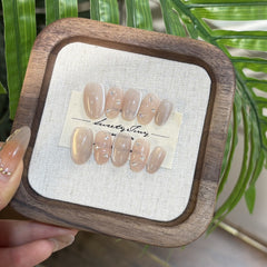 YICKYUE -  10Pcs Sweet Handmade Press on Nails LightPink Cat Eyes Oval Fake Nails Cute Rhinestone Design Fake Nails Wearable Manicure