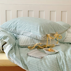 YICKYUE  3pcs, New Korean Style Bow Design Cotton Set: Duvet Cover*1 + Pillowcases*2, Korean Bow Design, Standard Size A, Striped Pattern with Bow Decoration, Stylish and Elegant