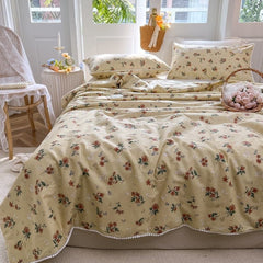 100%Cotton Vintage Floral Quilt + Pillow Case -Luxurious-- Summer and Autumn - Washable - Air Conditioned Room-Queen/Single