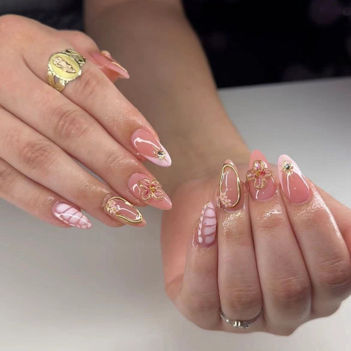 YICKYUE  -  24pcs Pink French Crocodile Pattern Press on Nails Sparkling Powder 3D Flowers Fake Nail Wearable Detchable Nude Pink False Nail