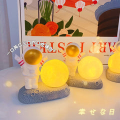 Astronaut Night Light Desk Decoration Room Bedside Desktop Layout Small Table Lamp Home Decor