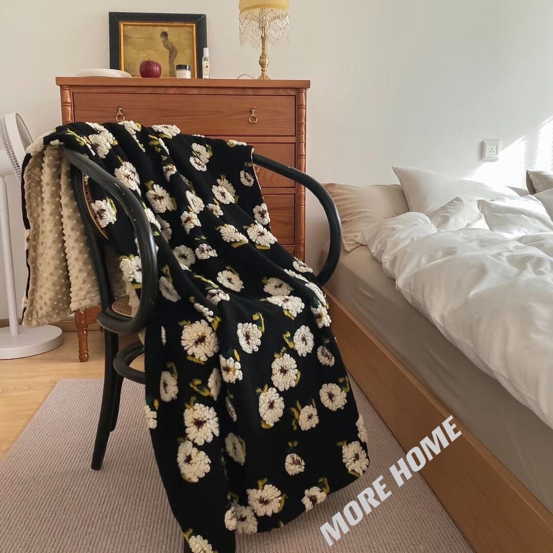2022NEW 3D Daisy Flowers Pattern Hugging Blanket Suitable For Sofa Beds-blankets Soft And Plush Lightweight AirConditioning Room