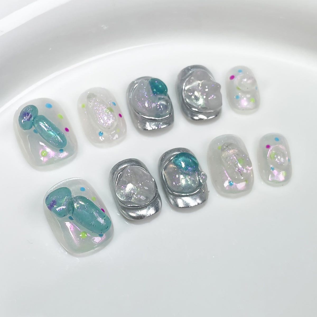 YICKYUE  -  10Pcs Cute Short Press On Nails INS Colorful Dot Cat Eye False Nails 3D Charm Silvery Fake Nails Full Cover Fake Nail Tips Art