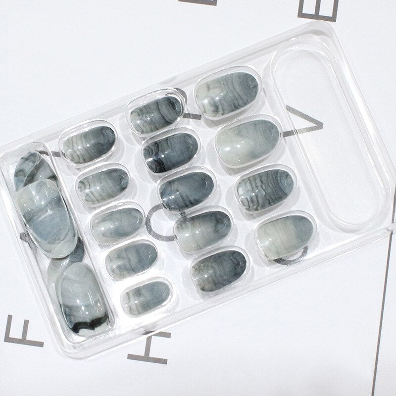 ENDRRFLLA 24pcs Wearing Nail Art Marbling False Nail  White Gray Natural Color Blooming Small Round Head False Nail Patch