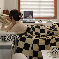 Yickyue Checkered Throw Blanket