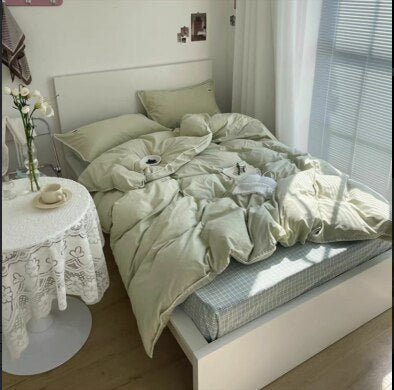Yickyue Four-piece Girl Heart Pure Color Cotton Embroidered Quilt Set Sheet Apartment Bed Bed