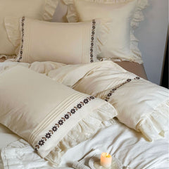 YICKYUE  -  Retro Cream White Embroidery Duvet Cover Set, Wedding Decoration, Cotton Yarn Bedding Set, Skin-friendly Double Bed Set, 4Pcs