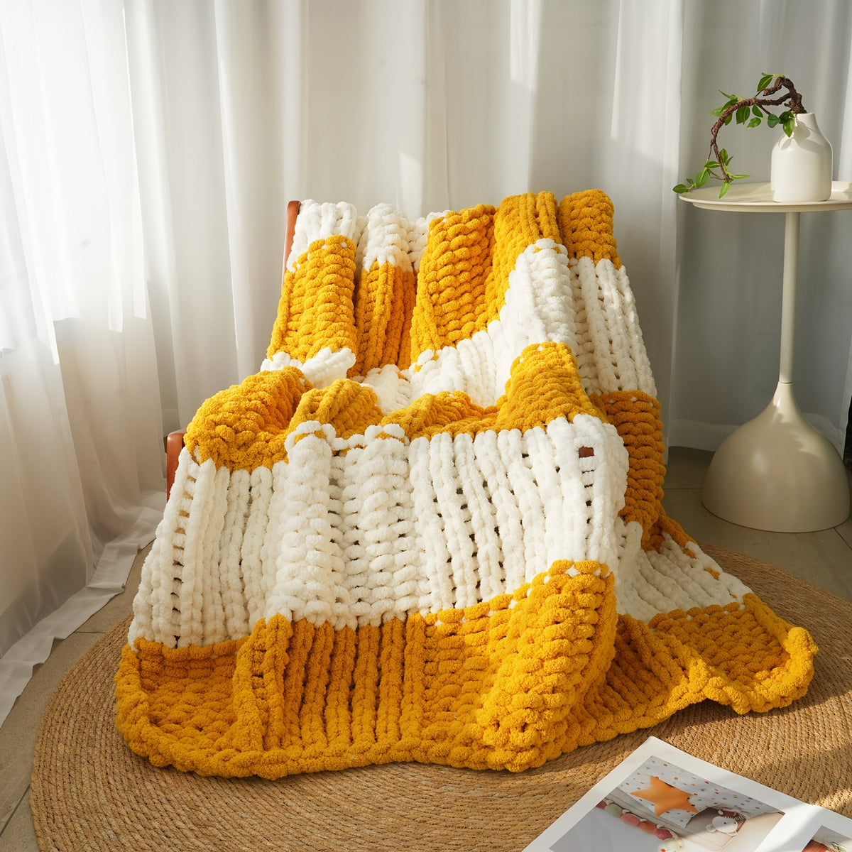 YICKYUE  -  Luxury Handmade Chenille Knit Throw Blanket, Double Color Patchwork, Soft & Cozy, All Seasons, Polyester 100%, Thick & Warm, Ideal for Sofa, Bed, Reading, Movie Watching, New Year & Christmas Gift