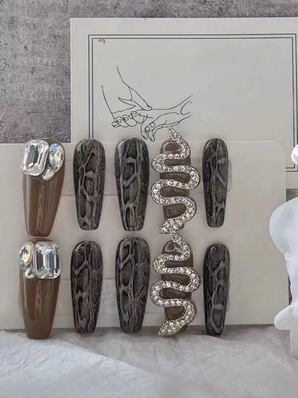 Yickyue Hand Made Snakeskin Design Extension Nails