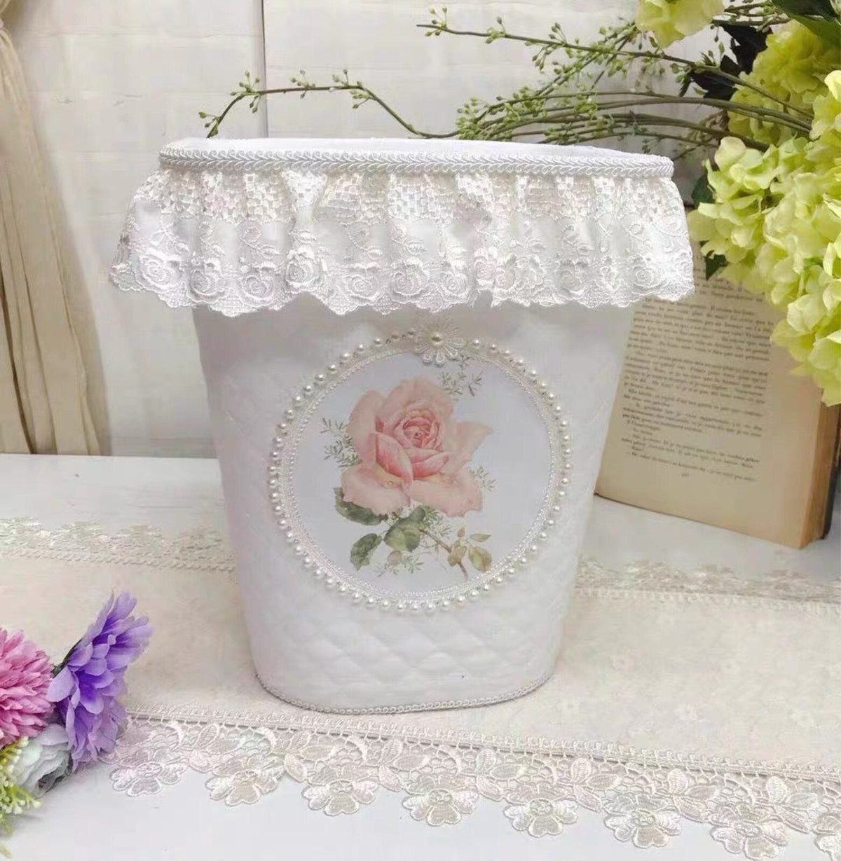 Yickyue Desktop Small Trash Can Home Office Garbage Storage Bucket French Girl Style Home Decor Trash Bins Pink Sundry Storage Baskets