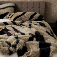 Yickyue Nordic Imitation Fox Fur Warm Autumn Winter Blanket High End Thicken Warmth Blankets for Beds Luxury Cozy Sofa Blanket for Throw