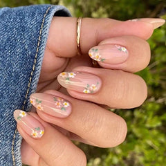 Yickyue  Cute Little Flowers Nude Color Nail Art Simple ins Style False Nails Detachable Finished Fake Nails Press on Nails with Glue
