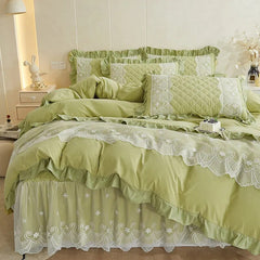 Yickyue Elegant Brushed 4pcs Bedding Set Queen King Size Lace Duvet Cover Set Quilted Bedspread with Ruffle Skirt and 2 Pillow Shams