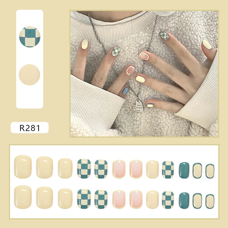 24Pcs Short Round Head Lattice False Nails Detachable Gradient Blooming Fake Nails Full Cover Nail Tips Press On Nails With Glue
