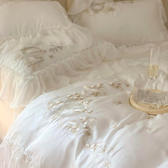 Yickyue Luxury Embroiderd Snow White Lace Bedding Set 4pcs 100% Cotton Korean Princess Wedding Duvet Cover Bed Sheet Linen Pillowcases