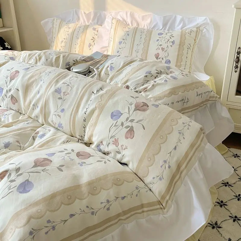Gentle Floral Print Bedskirt Bedding Sets Skin Friendly Comfortable Duvet Cover Set with Lace Romantic Bedclothes for Girls