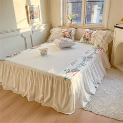 Yickyue Bedding Set Luxury Bed Set Queen Size Lace Ruffle Designer Bedding Set Floral Bed Cotton Linen Western Europe Bedding Sets Gift