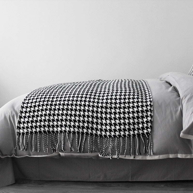 Fluffy Plaid Blanket Houndstooth Throw Blanket Tassel Bedspread Bed Cover Blanket Nordic Style Black and White Plush Blanket
