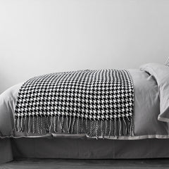Fluffy Plaid Blanket Houndstooth Throw Blanket Tassel Bedspread Bed Cover Blanket Nordic Style Black and White Plush Blanket