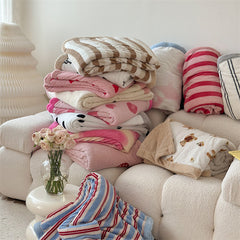 YICKYUE  -  Cartoon Cute Small Strawberry Cotton Fleece Blanket Skin-friendly Soft Sofa Decorative Blanket Warm Office Lunch Break Blanket