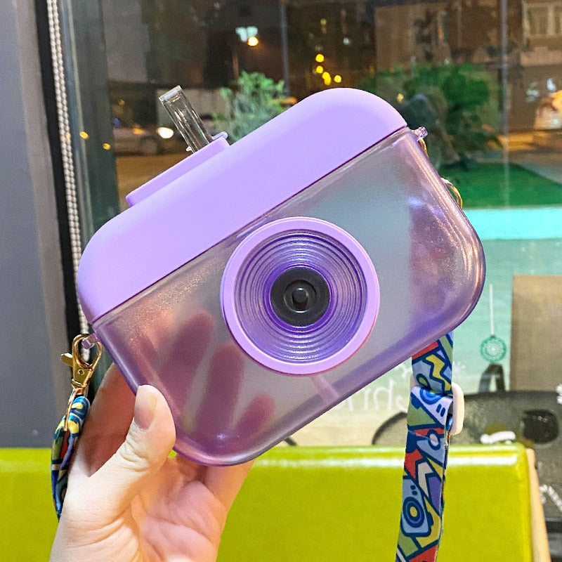 Cute Cartoon Camera Water Cup 400ML Portable Camera-shaped Crossbody Plastic Water Bottle with Adjustable Shoulder Strap Cup
