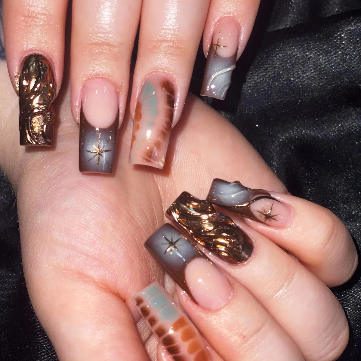 YICKYUE  -  24pcs French Five-pointed Star fake nails Wearing Long y2k press on nails Small Diamond Nail Art Finished nails 3D Ripple Decor