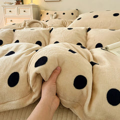 YICKYUE  -  Polka Dot Milk Velvet Duvet Cover Thick Plush Warm Winter Comforter Cover Queen King Size Soft Cozy Quilt Cover and Pillowcases