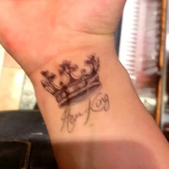 YICKYUE  -  Queen King Crown Tattoo Stickers Temporary Tattoos Couple Tattoo Waterproof Fake Tattoos Lovers Wrist Tattoo Tatuajes Temporales